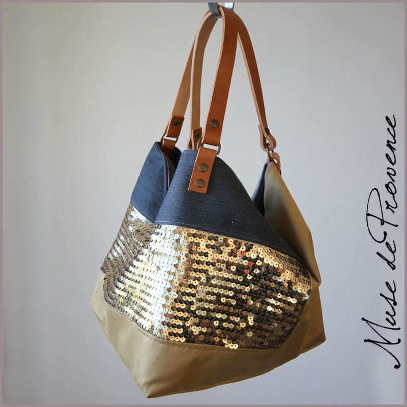 ... Produits » Sacs cabas réversibles » Sac cabas aux paillettes PEACE ... Produits » Sacs cabas réversibles » Sac cabas aux paillettes PEACE