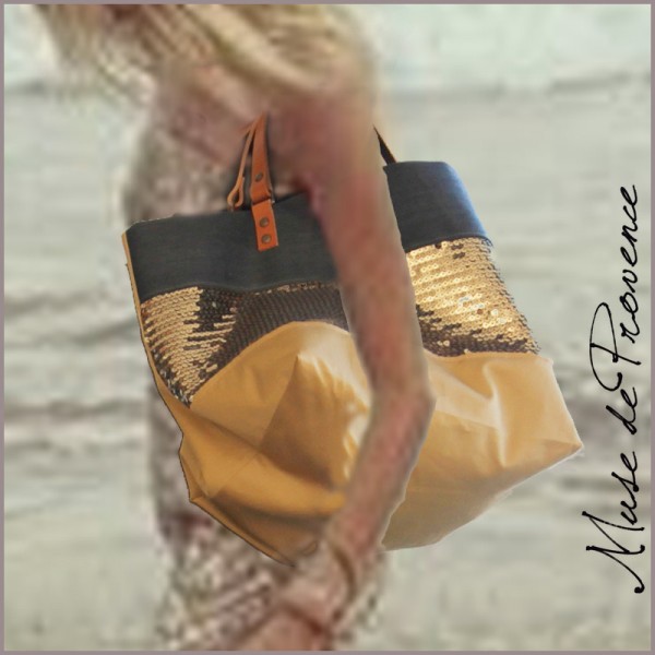 ... Produits » Sacs cabas réversibles » Sac cabas aux paillettes PEACE ... Produits » Sacs cabas réversibles » Sac cabas aux paillettes PEACE