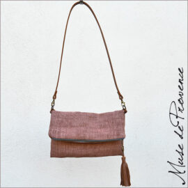 Sac bandoulière chic en lin rose - Sac bandoulière souple en lin rose - Sac bandoulière minimaliste et chic en lin rose - Sac bandoulière haut de gamme en lin - Sac bandoulière made in France - Sac bandoulière unique et original