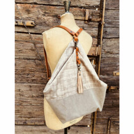 Sac à dos fabriqué à la main en pièce unique.