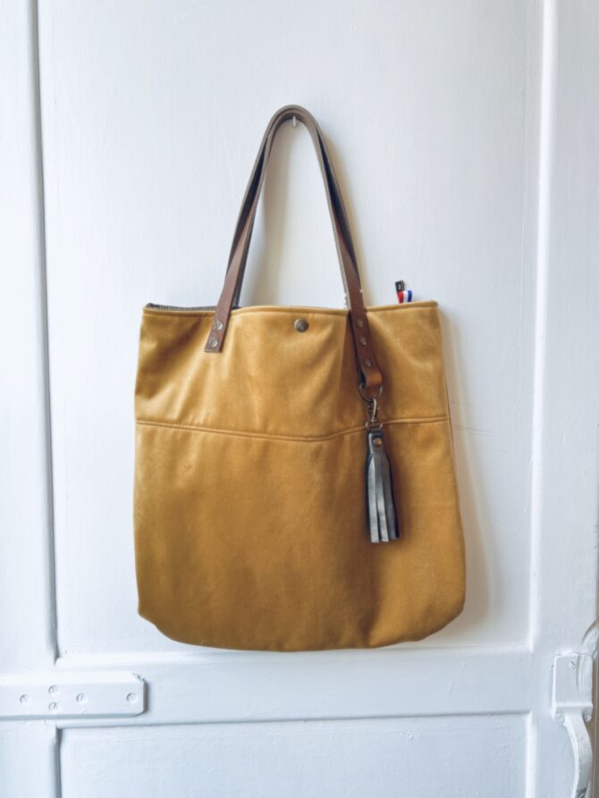 Sac cabas slim velours doré
