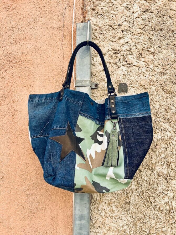 Sac cabas en jean et cuir et fabriqué en pièce unique