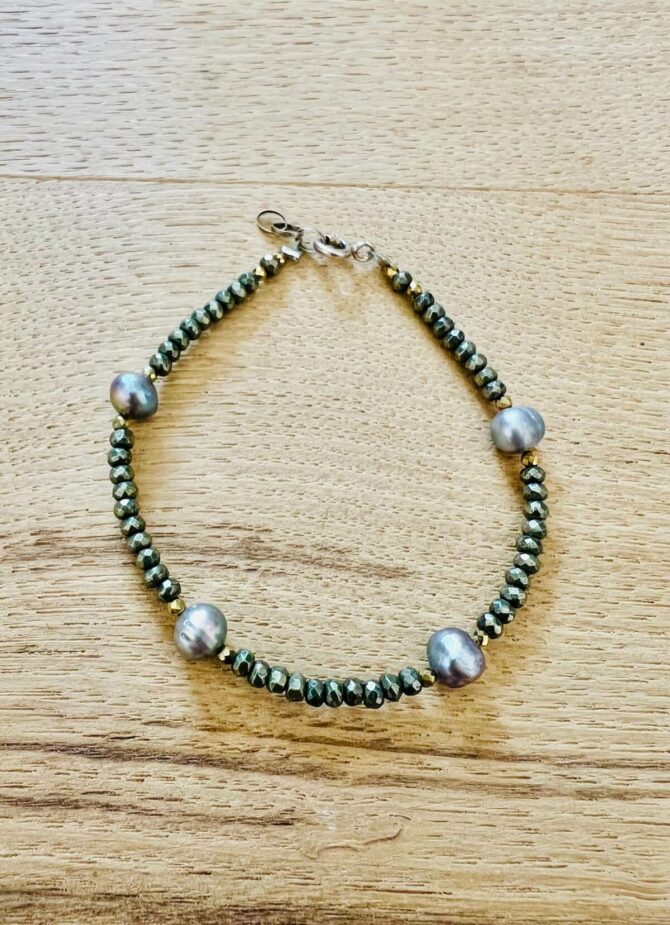 Bracelet pyrite facetté perle grise – Image 4