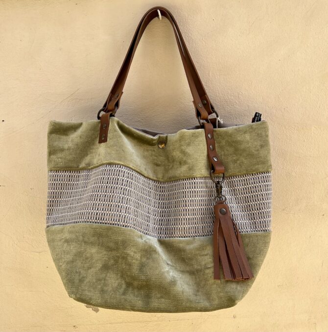Sage linen velvet tote bag – Image 2